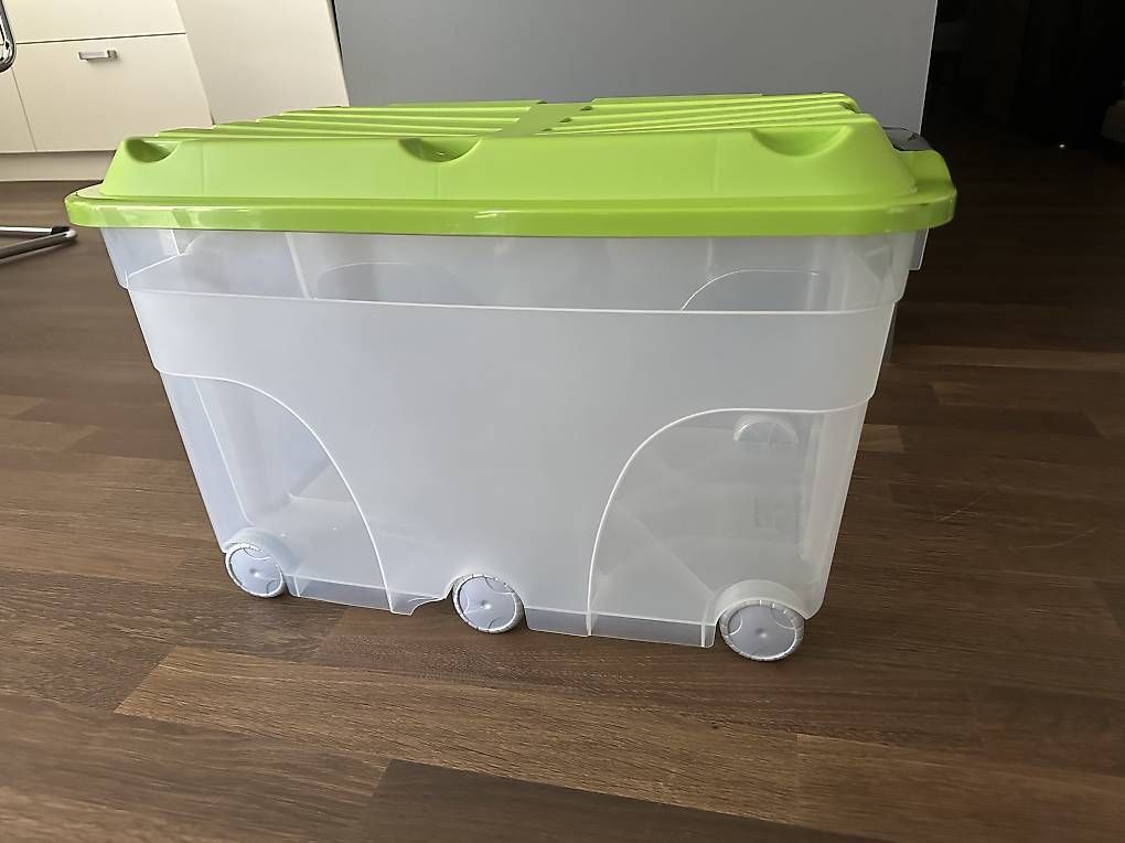 Contenitori & Simili: ROTHO Roller Box mit Deckel 57 lit  – Usato da Adliswil venduto da Hiawatha55