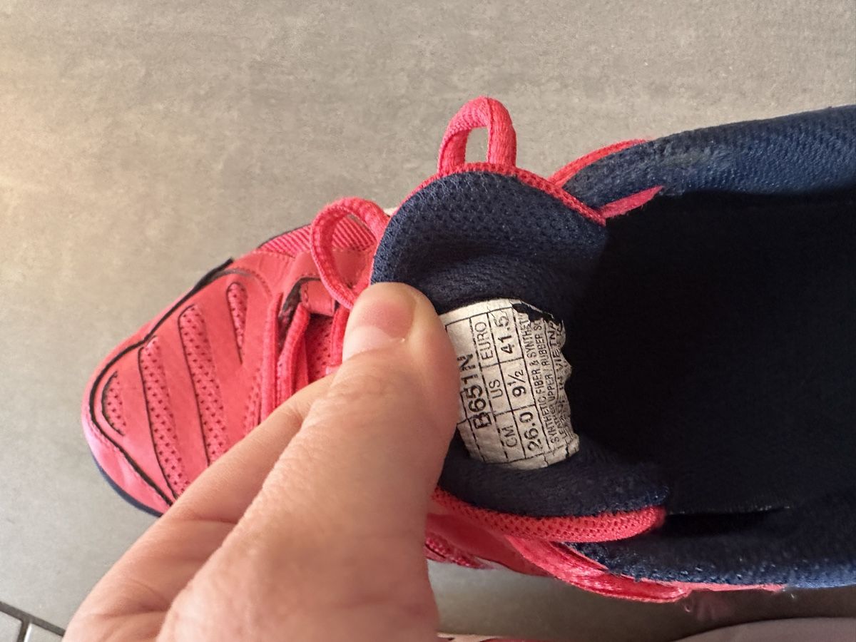 Asics Scarpe da donna: Asics Turnschuhe Gr. 41,5 – Usato da Appenzell venduto da CBuerkler 2