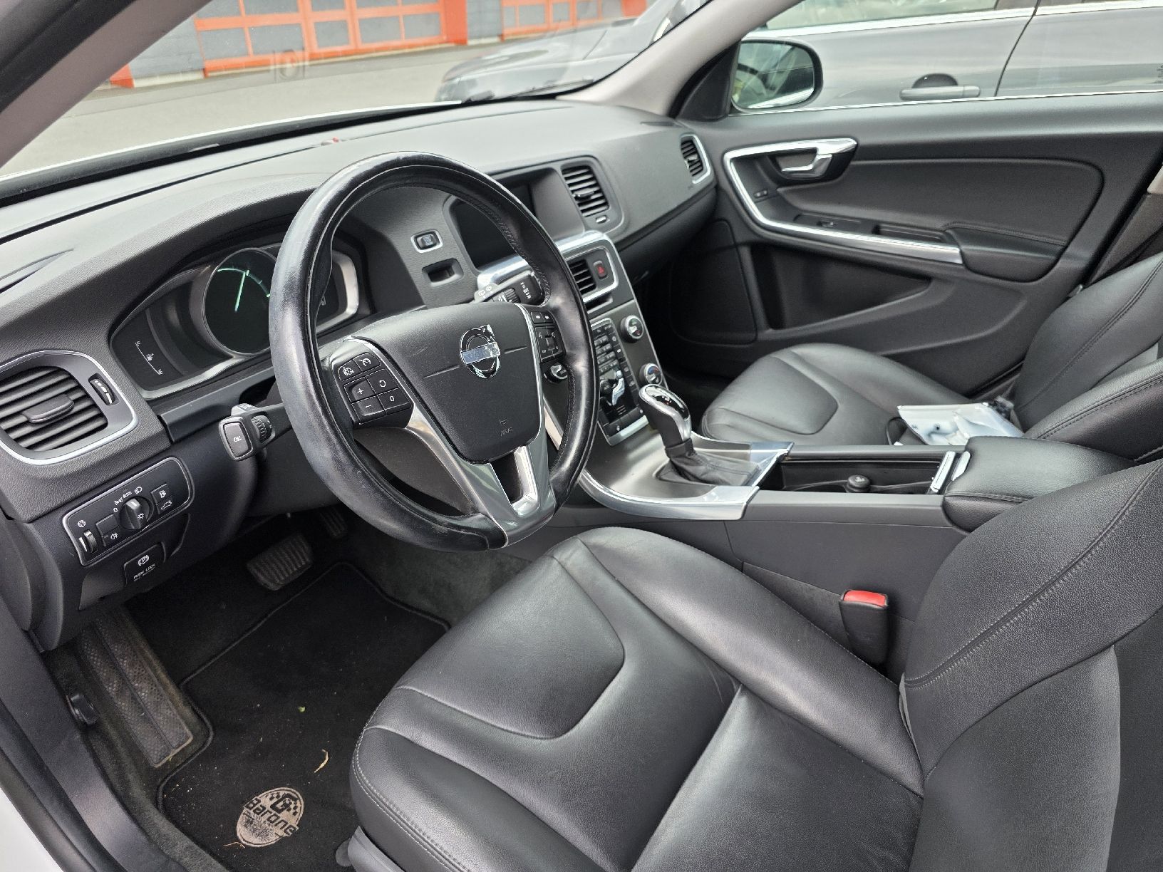 Volvo Autos: VOLVO V60 D4 AWD UNFALL SEITENSCHADEN – Défectueux à Häggenschwil par Iwingman 7