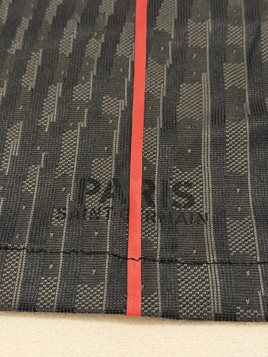 Jordan Maillots de corps & Pantalons: Paris Saint-Germain 2025/26 Stadium 4e tenue – Neuf (Voir description) à Chavannes-près-Renens par ale_nbm2 3