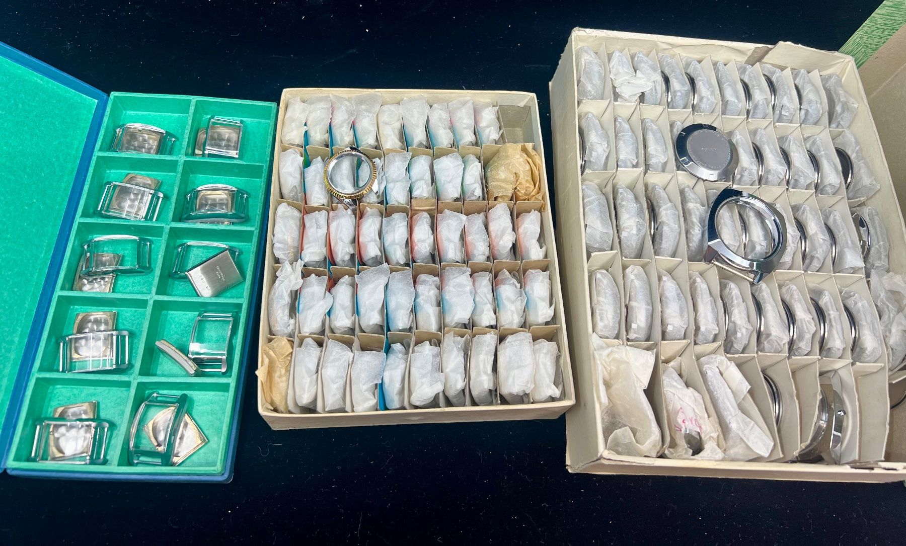 Uhren: Lot Boîtiers pour montres différents format – Gebraucht aus Sion von ROBY_ROBY_ROBY