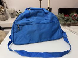 Neu Geräumige blaue Sporttasche! Super Angebot!