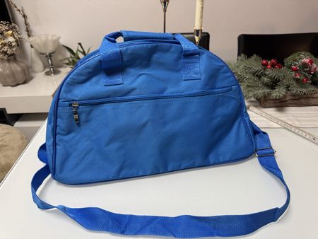 Neu Geräumige blaue Sporttasche! Super Angebot!