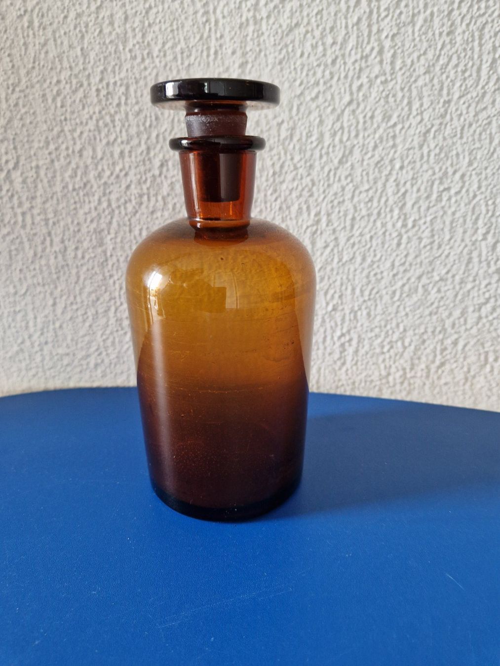 Laborzubehör: alte braune Apothekerflasche mit Glasverschluss – Gebraucht aus Münchenbuchsee von Aare22