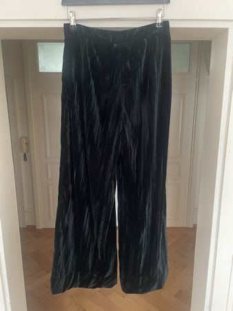 Dunkelgrüne Hose in Samtoptik