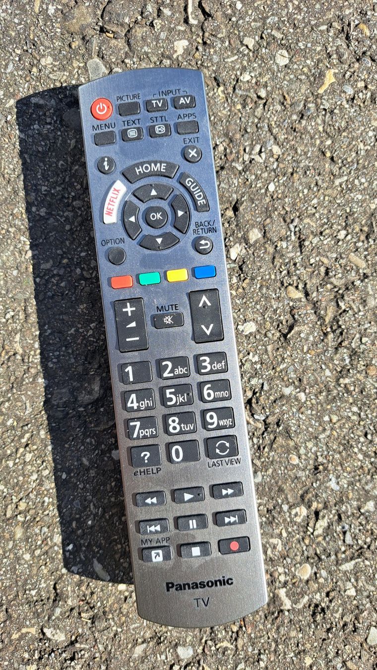 Panasonic Fernseher: Panasonic TV – Gebraucht aus Langenthal von T.L. 2