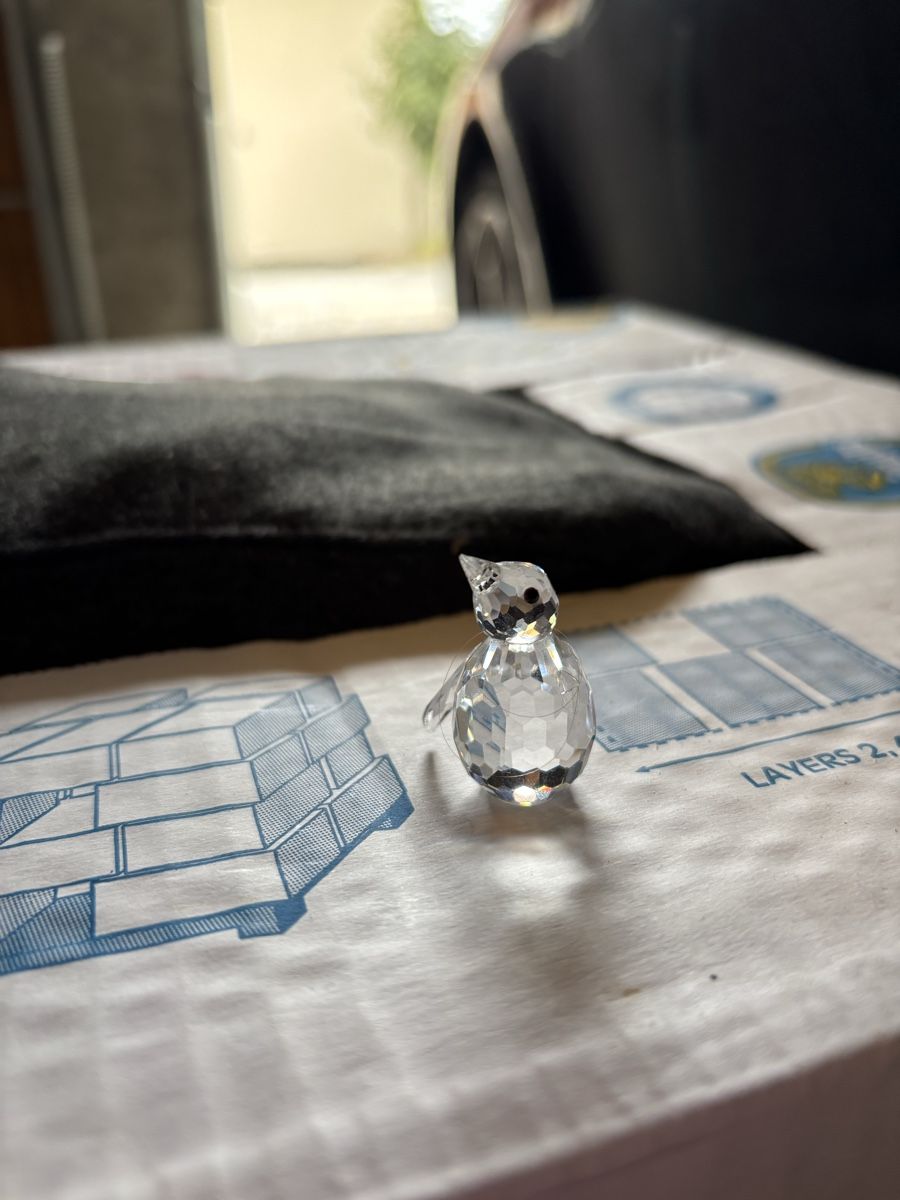 Swarovski Statuette: Swarovski Pinguin Set 6-teilig – Usato da Rechthalten venduto da Stephi_03 3
