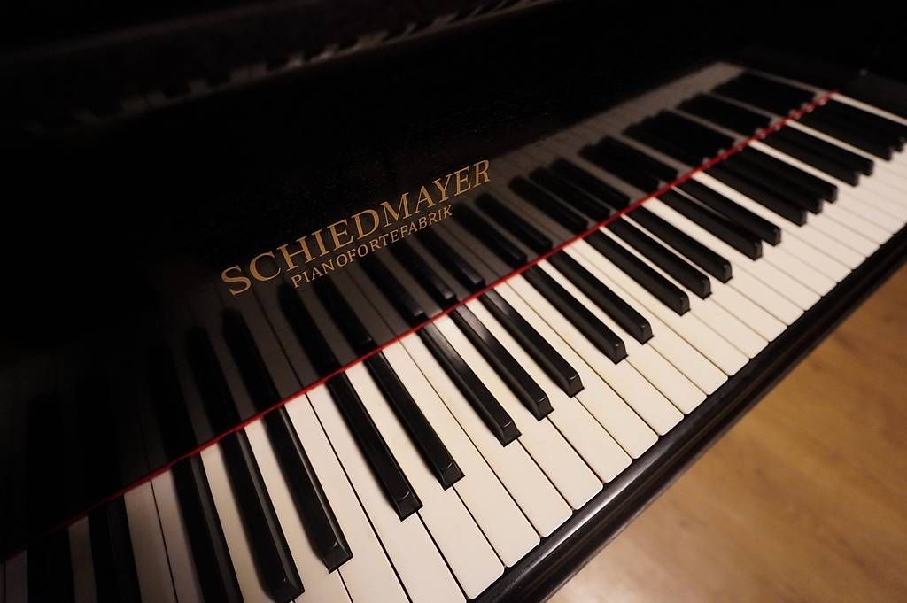 Strumenti musicali: Flügel Schiedmayer 160cm – Usato da Küttigen venduto da PianoSarbach 2