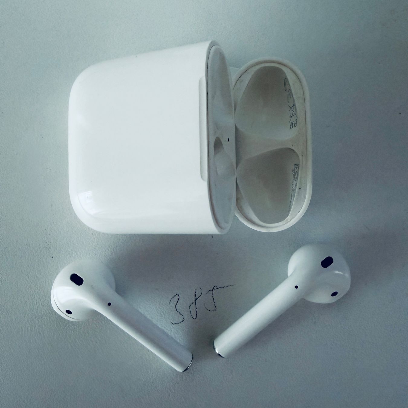 Apple Kopfhörer: Original Apple AirPods 2 Gen. Wireless Kopfhörer & Case – Gebraucht aus Basel von MY.AIRPODS.SHOP 4