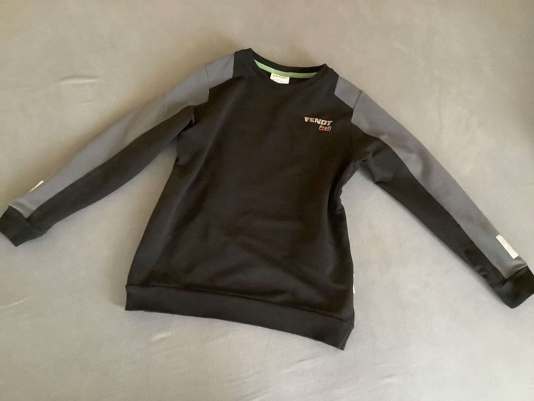 Pullover & Sweatshirts: Pullover – Gebraucht aus Uznach von manulas
