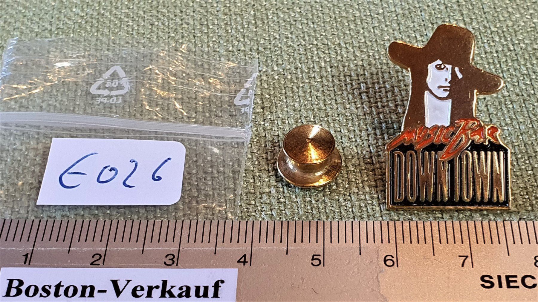 Placchette & Badge: E026 - Pin Musik Bar Down Town – Usato da Reinach BL venduto da Boston-Verkauf 2