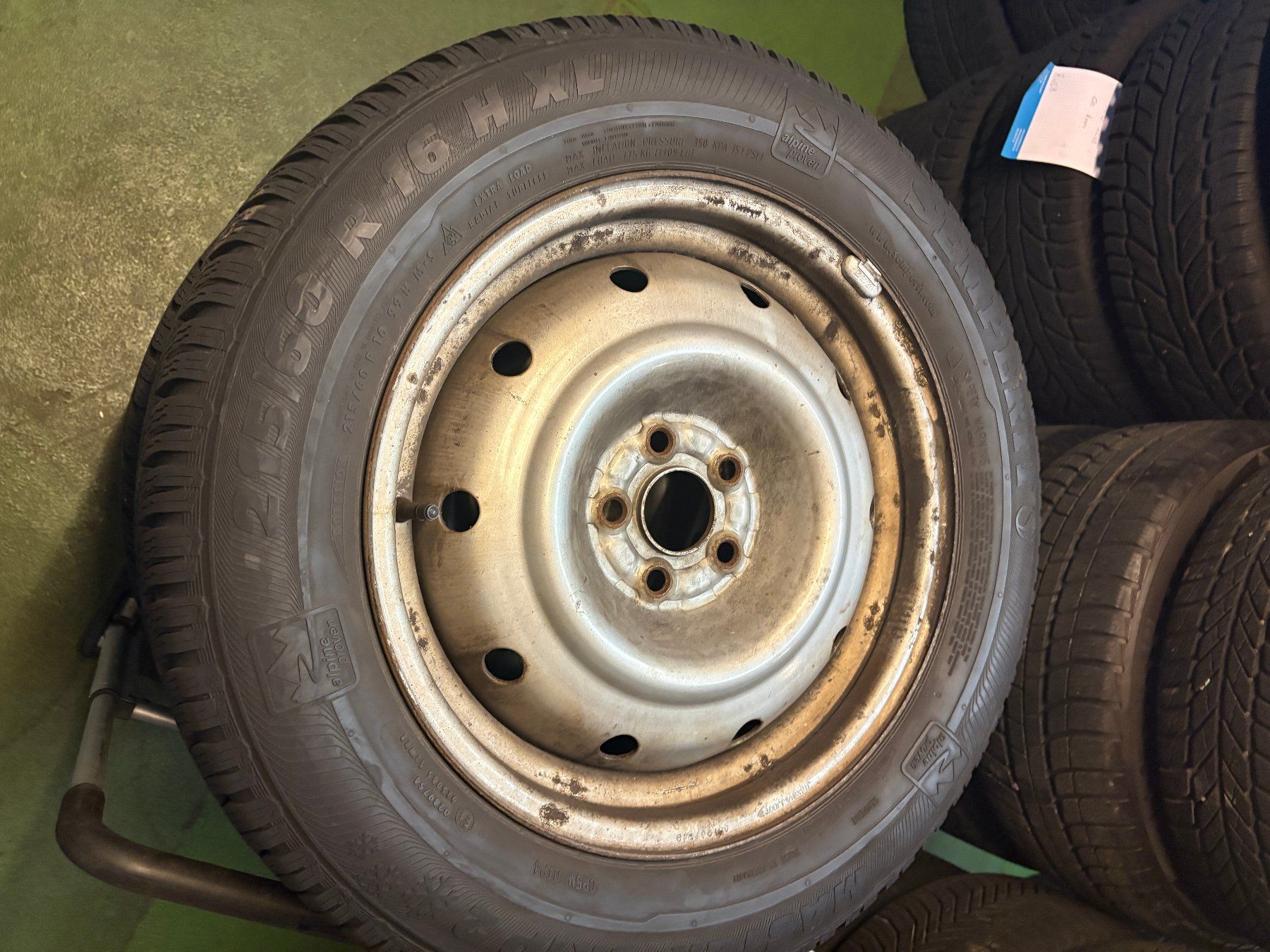 Pneus & Kompletträder: Winterräder 215/60 R16 – Gebraucht aus Kaltbrunn von Steoli74 1