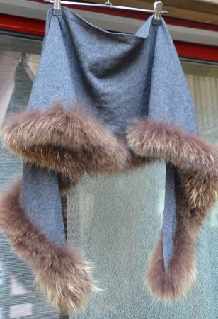 Schneiders Kaschmirschal /  foulard en cachemire