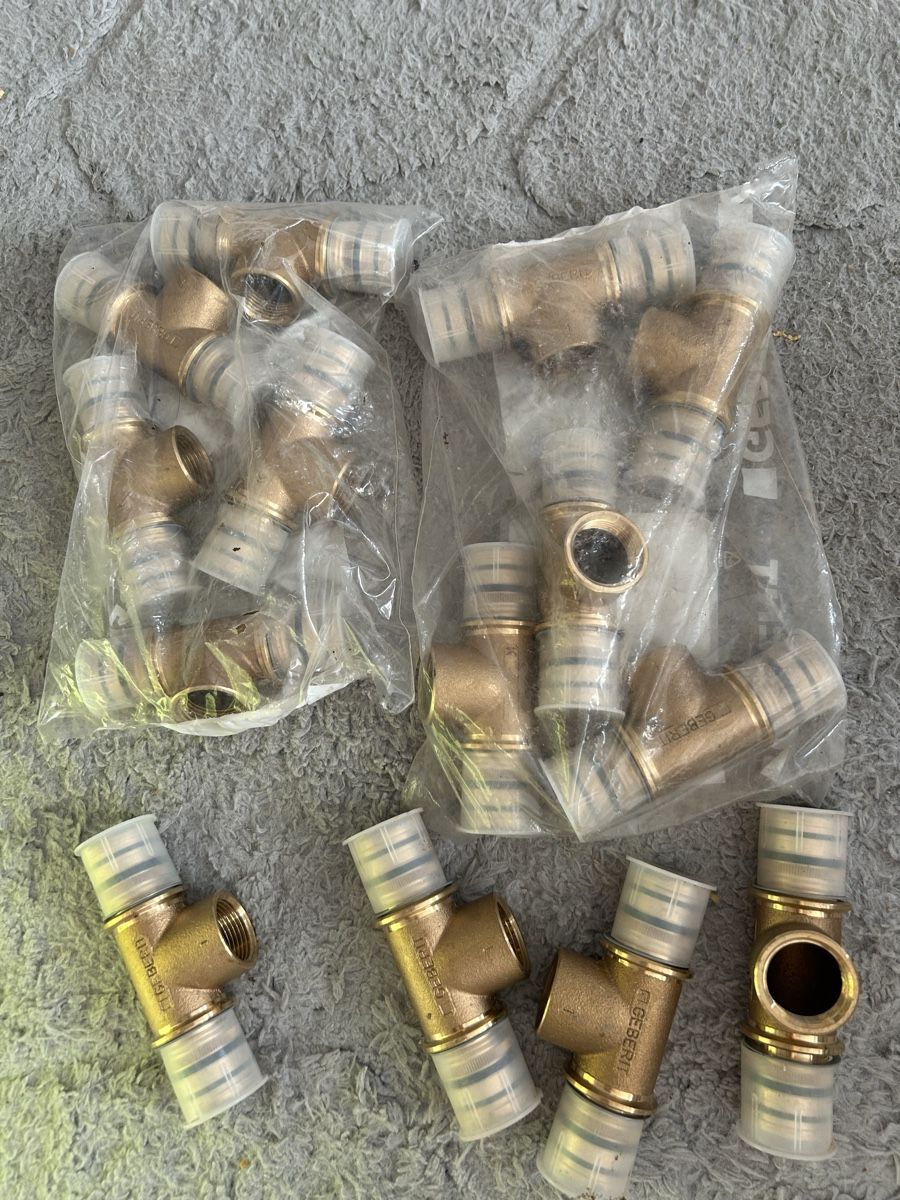 Sanitari: Sanitärrohfittings – Usato da Basel venduto da Krisztina.na