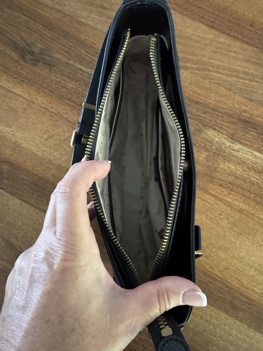 Guess Taschen für Damen: Wunderschöne Guess Handtasche – Neu (gemäss Beschreibung) aus Wermatswil von -secondchance- 5