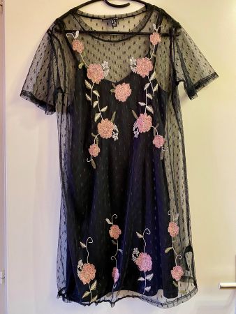 Robe noire en dentelle fleurie - New Look - taille 38