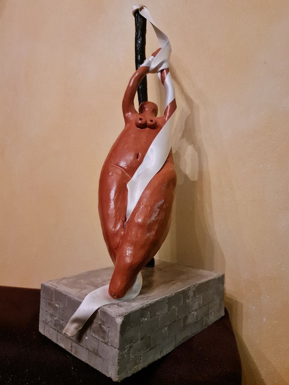 Sculptures & Statues: Skulptur "Mulier pendentem" Handmade – Neuf avec emballage d'origine à Winterthur par Versus0 2