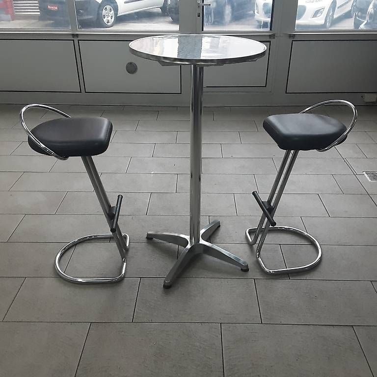 Sgabelli: Bartisch mit Hocker – Usato da Emmenbrücke venduto da Zoll58 1