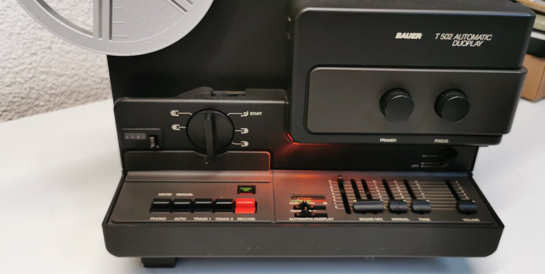 Home Cinema: Bauer T 502 Super 8 Projektor Vintage – Usato da Bremgarten b. Bern venduto da Vittorio0 2