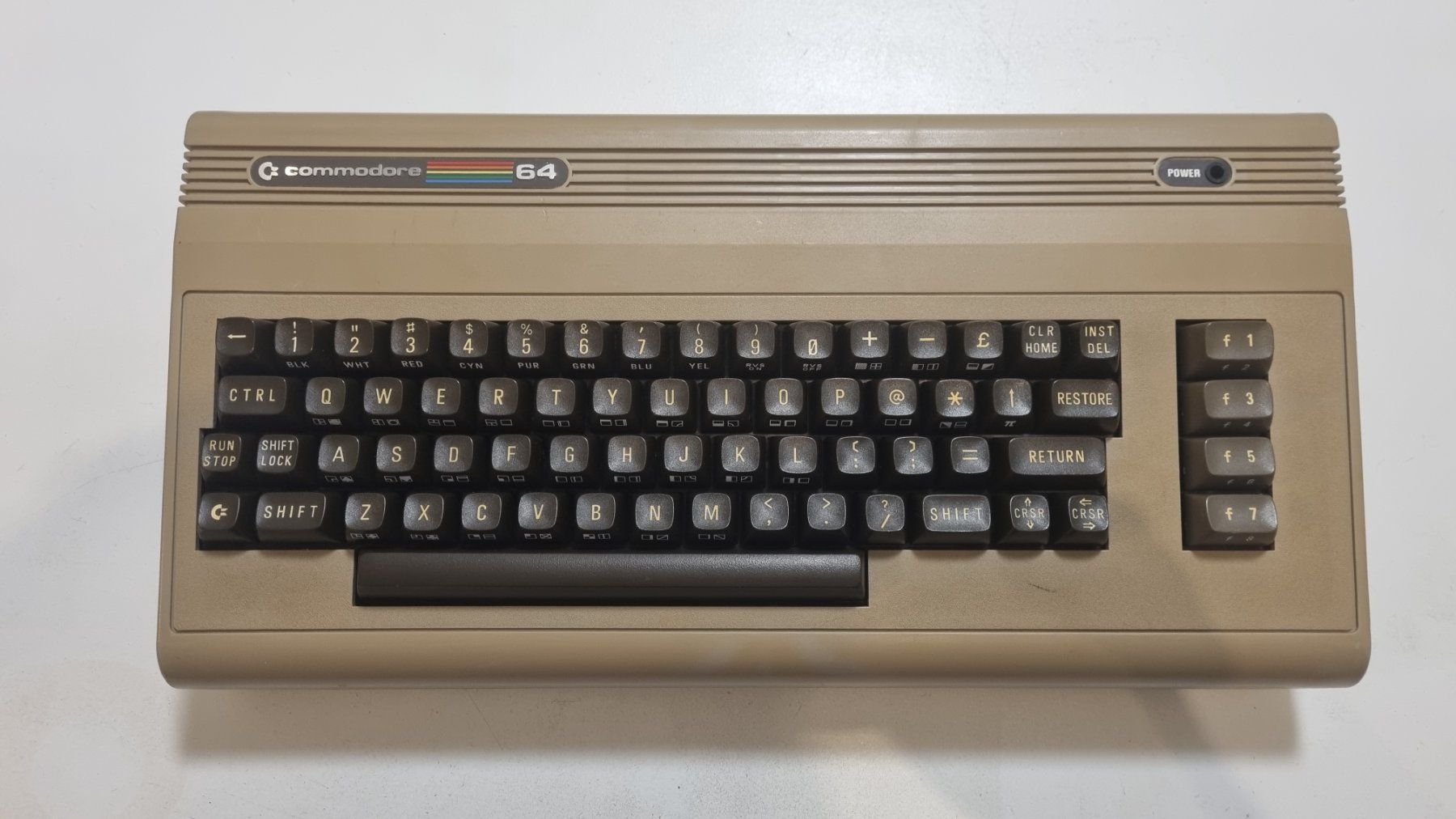 Commodore PC: Commodore 64 – Difettoso da Birsfelden venduto da val_d9c2