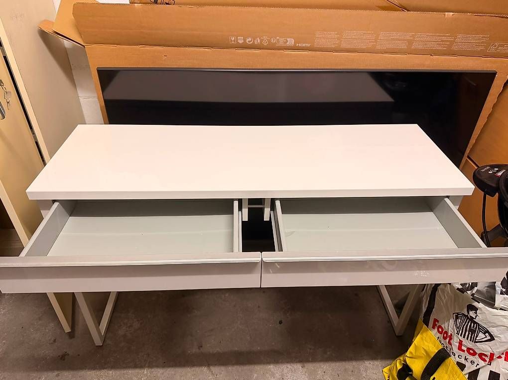 Tavoli da trucco: Konsole/Schminktisch – Usato da Birsfelden venduto da dor_9n7f 1