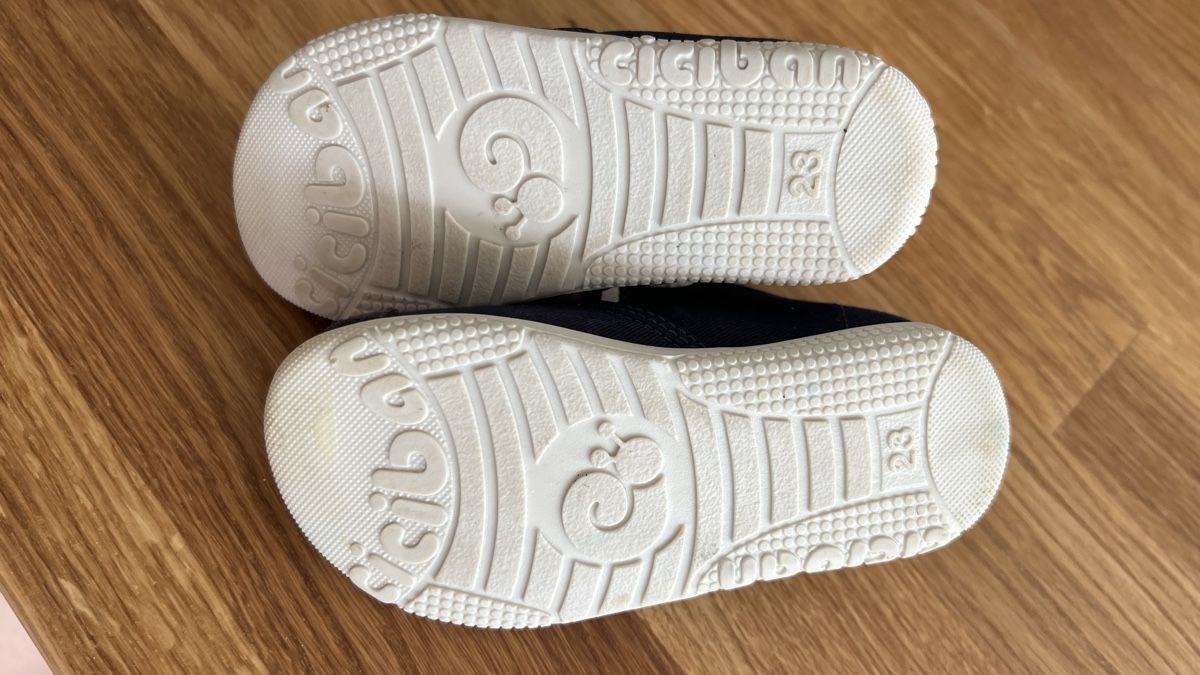 Scarpe per ragazzi: Kinder Hausschuhe Ciciban Grösse 23  – Usato da Müllheim Dorf venduto da zuzmicko 2