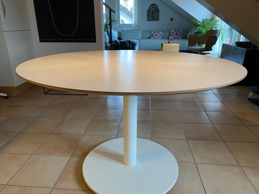 White round Ikea dining table Kaufen auf Ricardo