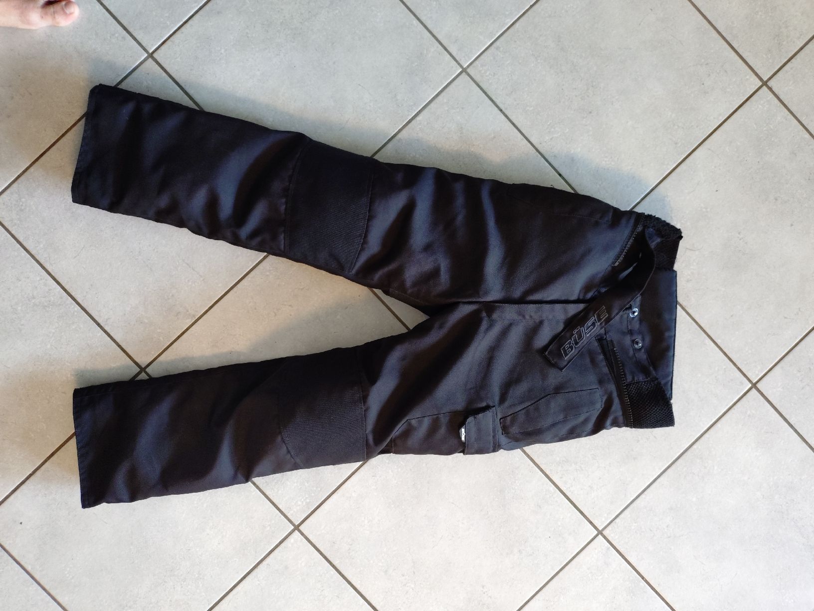 Pantaloni: Kinder Motorrad Töff Hose Gr. 140 – Usato da Gossau ZH venduto da Lichtlein 2