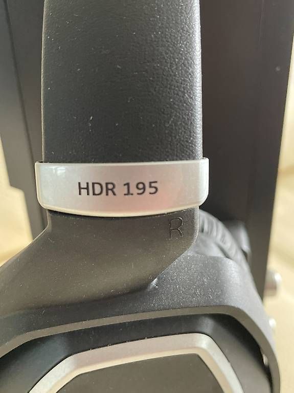 Cuffie: Sennheiser HDR195 Funkkopfhörer – Usato da Gelterkinden venduto da RemoViscardi 2