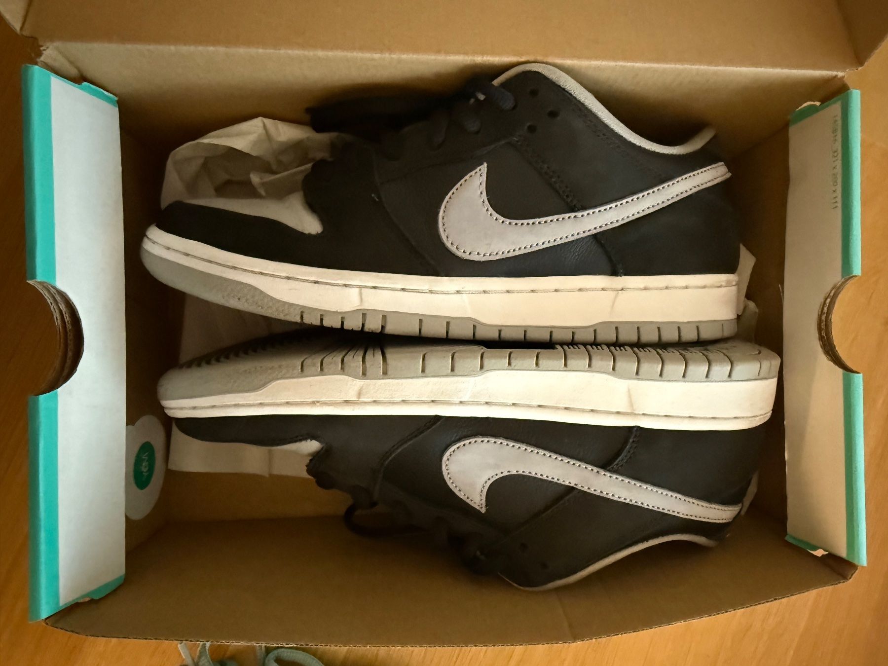 Nike Scarpe da uomo: Nike SB Dunk Low Pro, Grösse 42.5 black, grey & white – Usato da Basel venduto da Rouge. 4