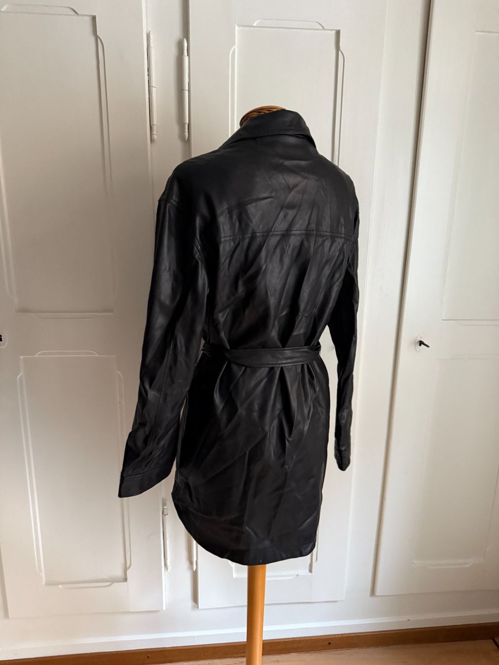 Jacken: Kunstleder Jacke schwarz S – Gebraucht aus Zürich von Diazaio 2