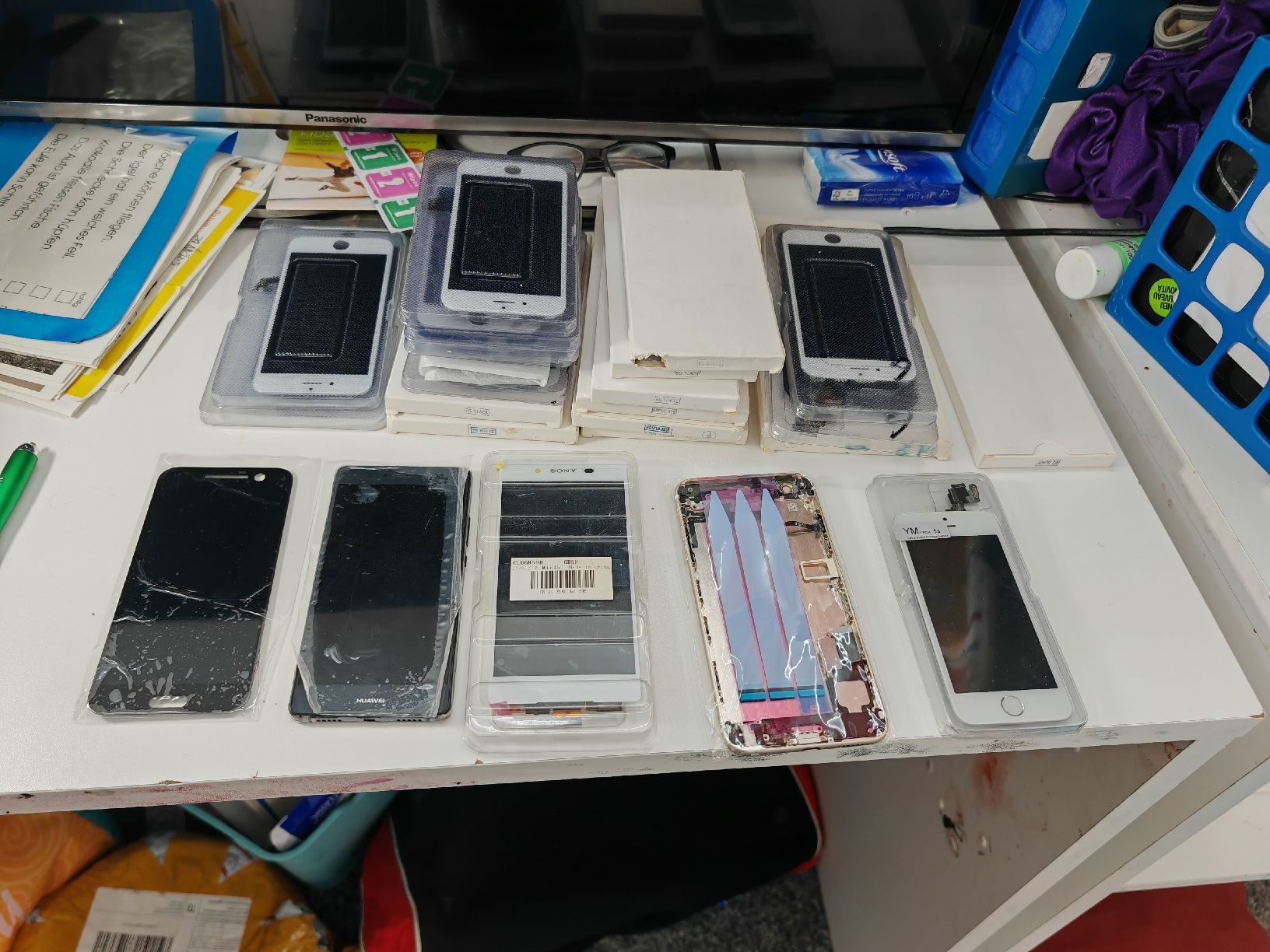 Apple Monitor: Diverse Bildschirm (iphone \huawei \Htc)24 + Rahmen iphone 6 – Nuovo e nell'imballaggio originale da Bern venduto da Meriem00