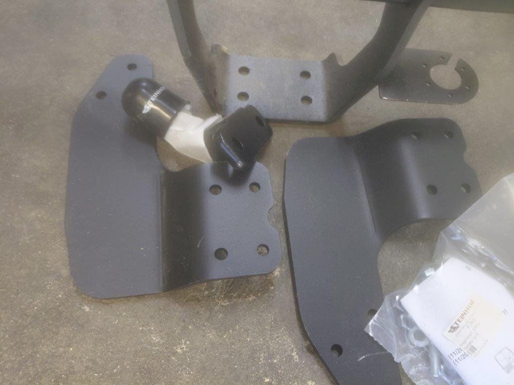 Ganci per rimorchio: Anhängerkupplung zu Ford Transit Custom 2014 – Nuovo (secondo la descrizione) da Schlieren venduto da catrade 2