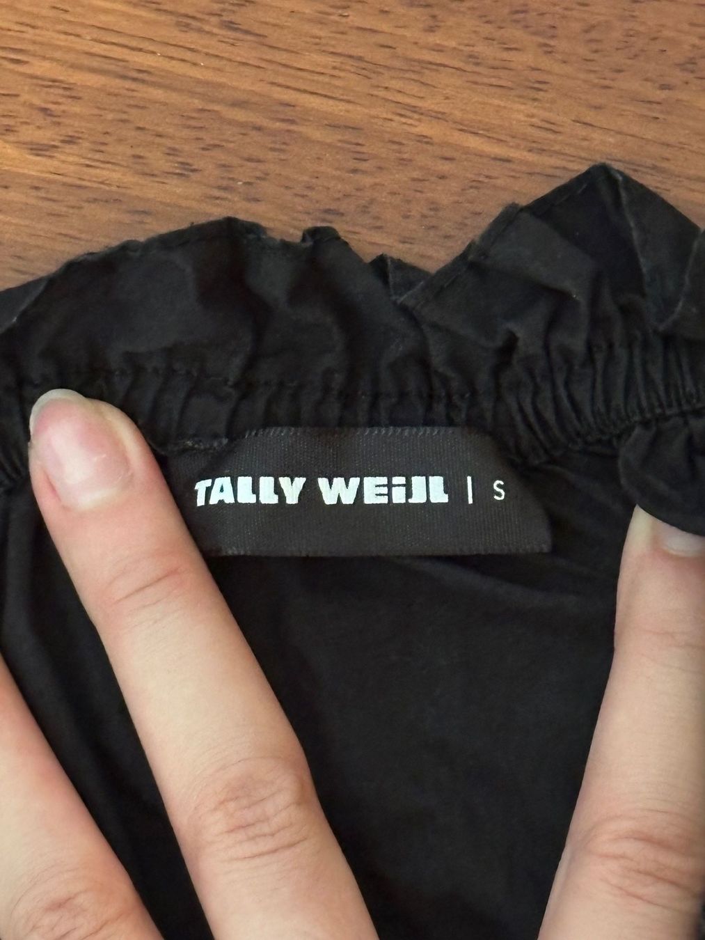 Tally Weijl Tops: Schwarzes Tally Weijl Off-Shoulder Top – Gebraucht aus Schlieren von car_2bwb 1