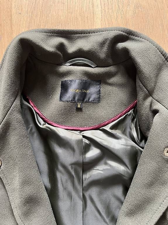 Cappotti: Grüne Manteljacke – Usato da Birsfelden venduto da Birsfelden_giveaway 1