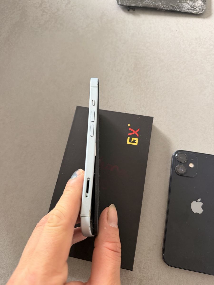 Apple Telefoni cellulari / Smartphones: iPhone 15 + 12 mini – Difettoso da Pully venduto da Valoudu42 5