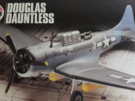 DOUGLAS  DAUNTLESS __ Airfix __ Modellflugzeug __ 1:72