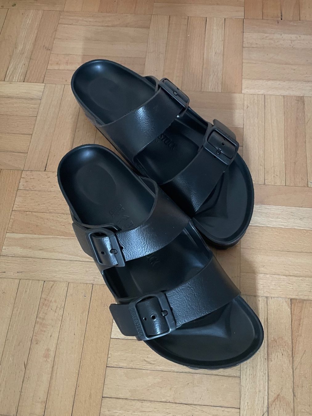 Birkenstock Scarpe da donna: Schwarze Birkenstock Sandalen – Nuovo (secondo la descrizione) da Zürich venduto da mar_xfn9