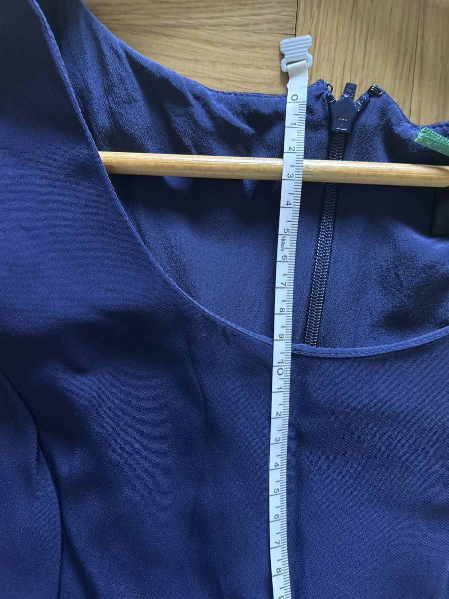 Versace Vestiti: Gianni Versace   ärmelloses Vintage-Etui- oder Shiftkleid – Nuovo (secondo la descrizione) da Zürich venduto da ori_9dcy 6