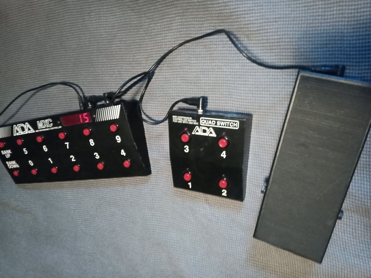 Musikinstrumente: ADA MXC - Erweiterbarer Midi-Footcontroller – Gebraucht aus Malters von holozaenx