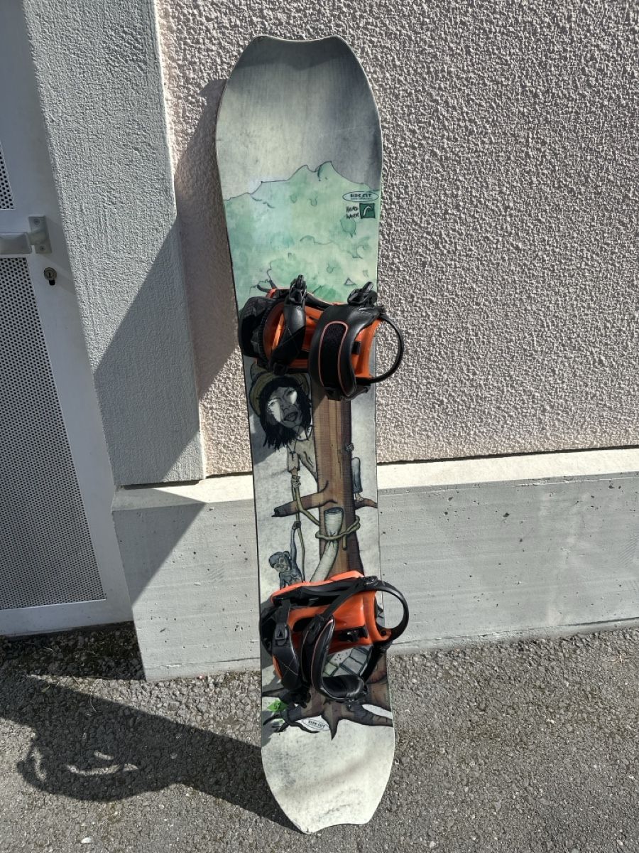 Board: Snowboard Head Flocker 152, fixations Head, – Usato da Murten venduto da jbaeris