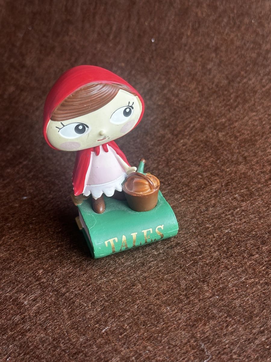 Tonies Statuette: Toniebox Figur - Lieblingsmärchen Rotkäppchen – Nuovo (secondo la descrizione) da Forch venduto da sv94 1