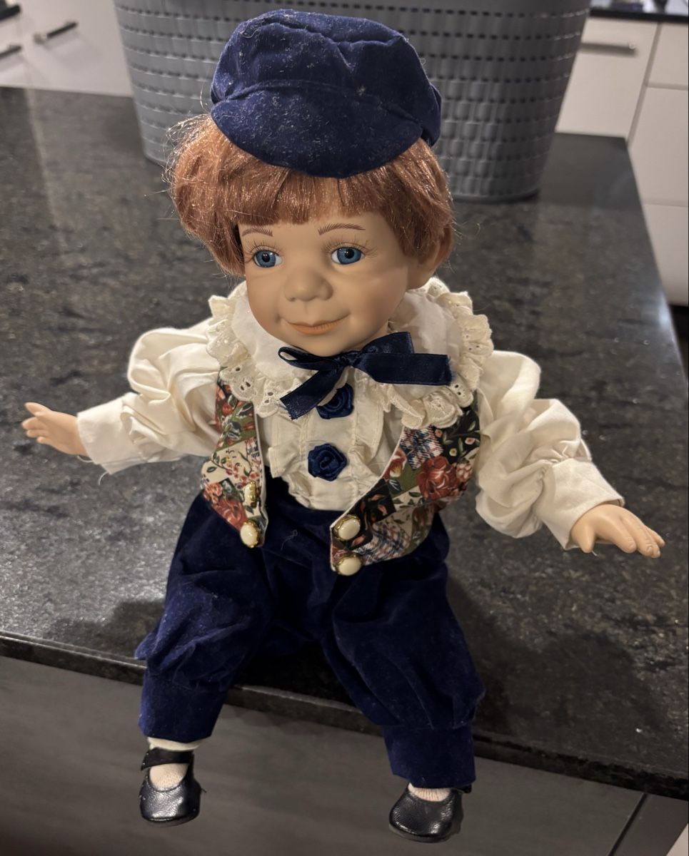 Puppen: Poupée garçon en porcelaine – Neu (gemäss Beschreibung) aus Cudrefin von sdz_trl6 2