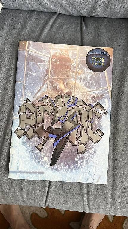 Libri: ac/dc ballbreaker tour programm 1996 – Usato da Basel venduto da mentaltrap