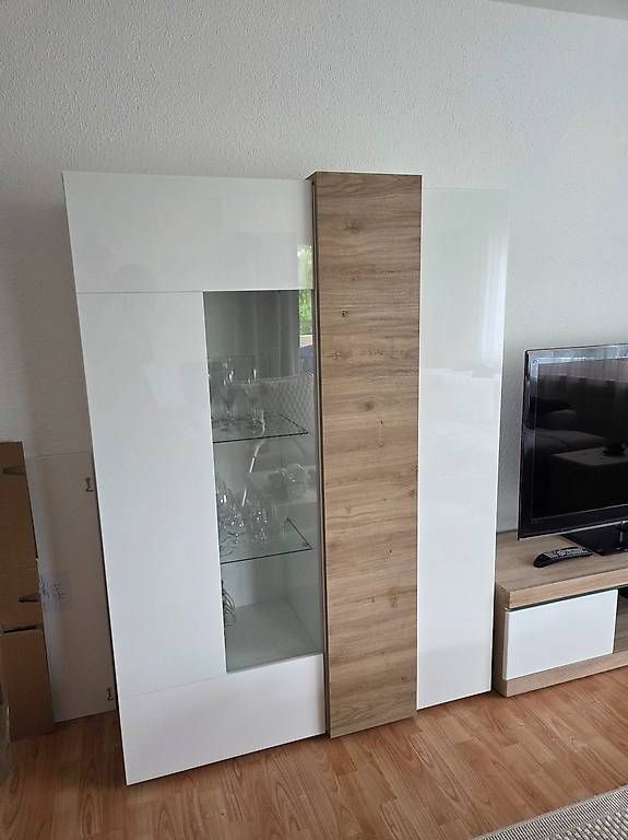 Conforama Vetrine: Highboard / Vitrine – Usato da Wängi venduto da Bibo4.