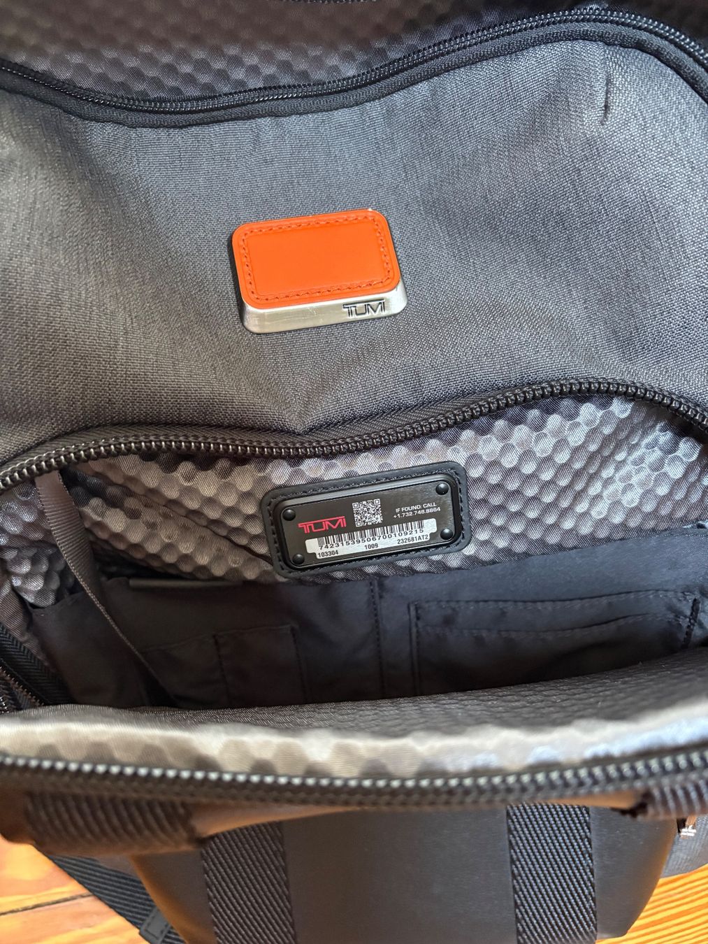 Tumi Zaini: TUMI Rucksack Nellis, NEU – Usato da Bussigny venduto da Oberschan67 7