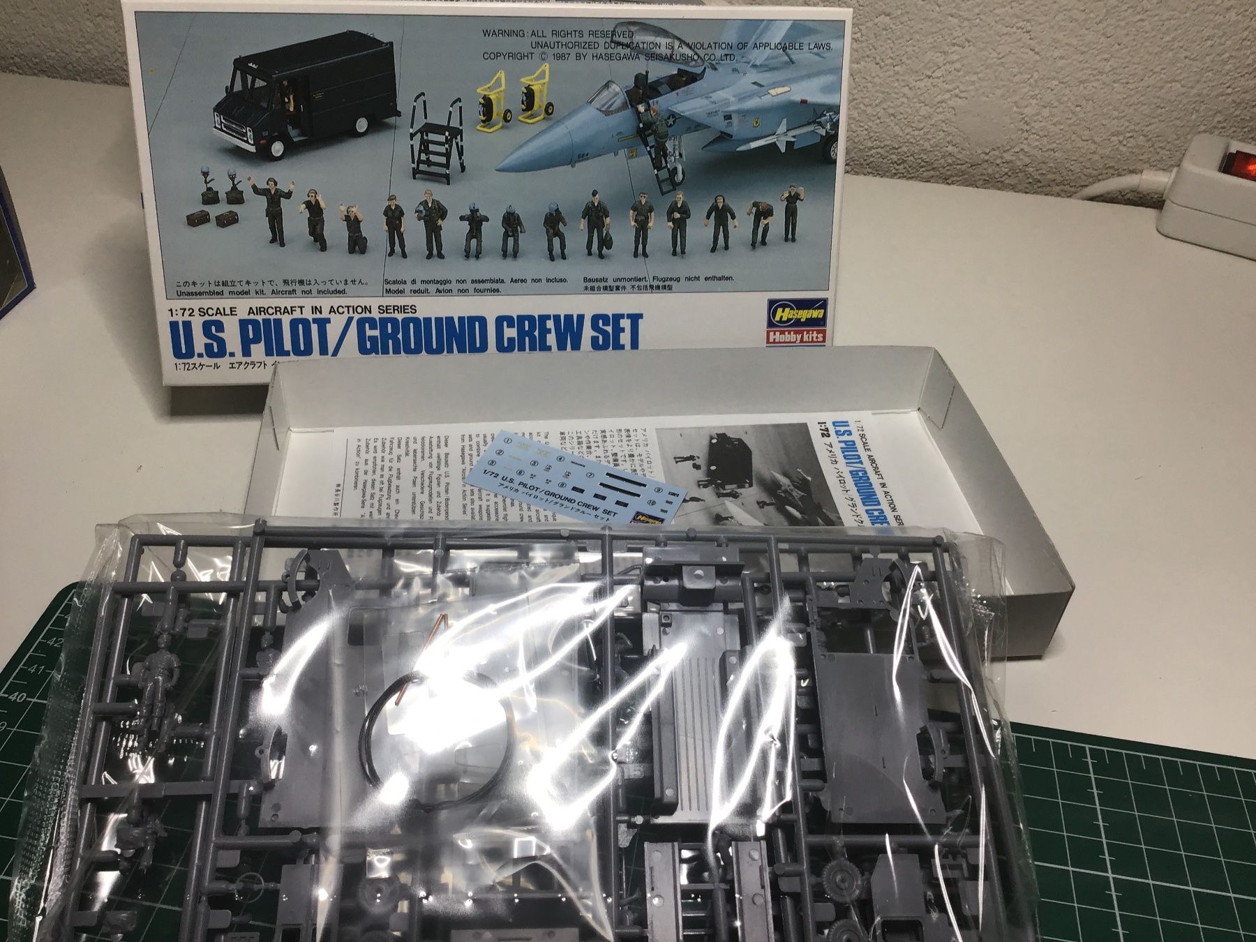 Kit di modellismo & Modellini statici: Hasegawa US Piloten/Ground Crew Set 1:72 – Nuovo (secondo la descrizione) da Männedorf venduto da Modelle-aller-Art 1