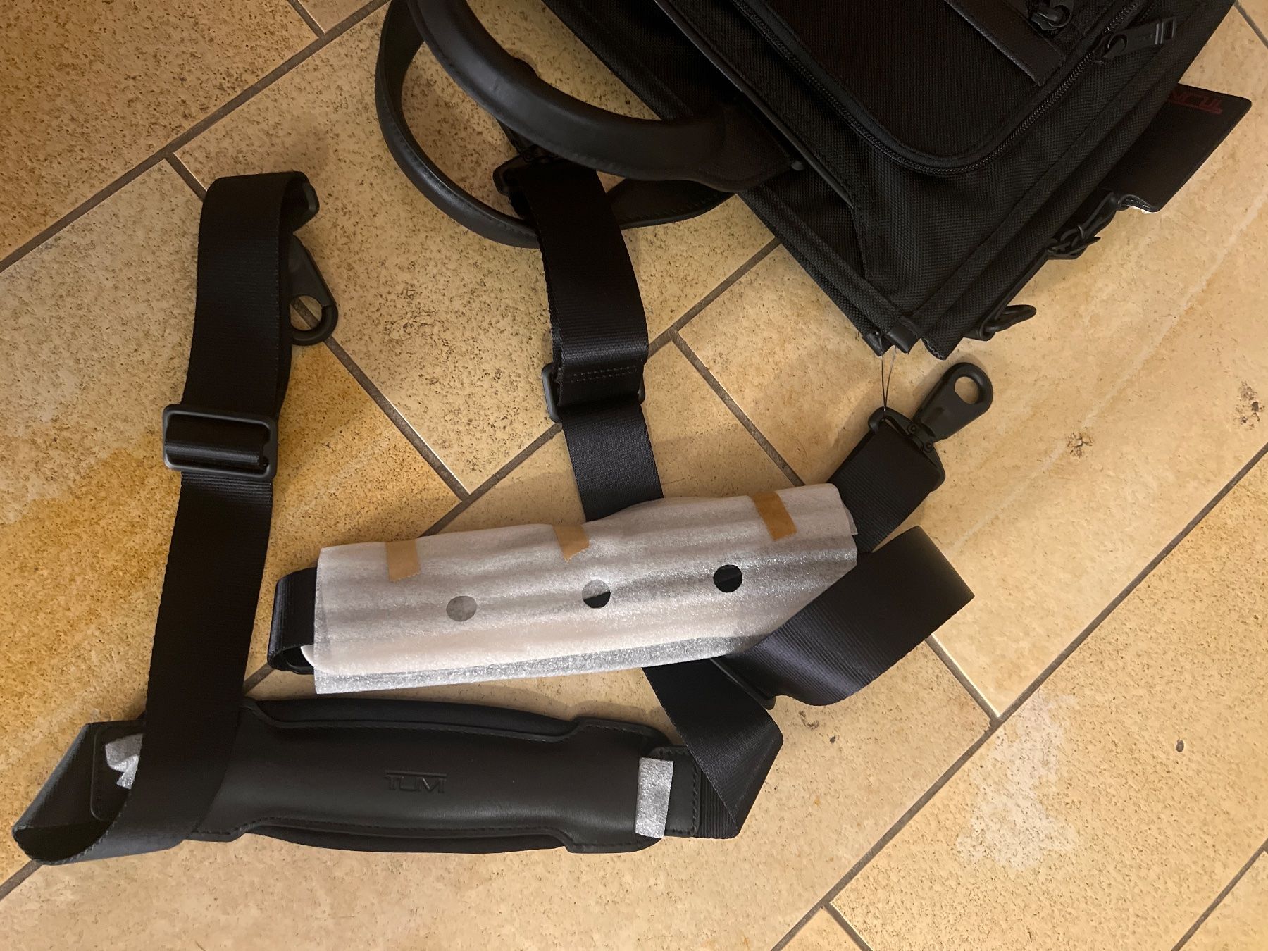 Tumi Borse: Tumi Aktentasche neu, mit Schultergurt – Nuovo e nell'imballaggio originale da Bäch SZ venduto da chrk 2