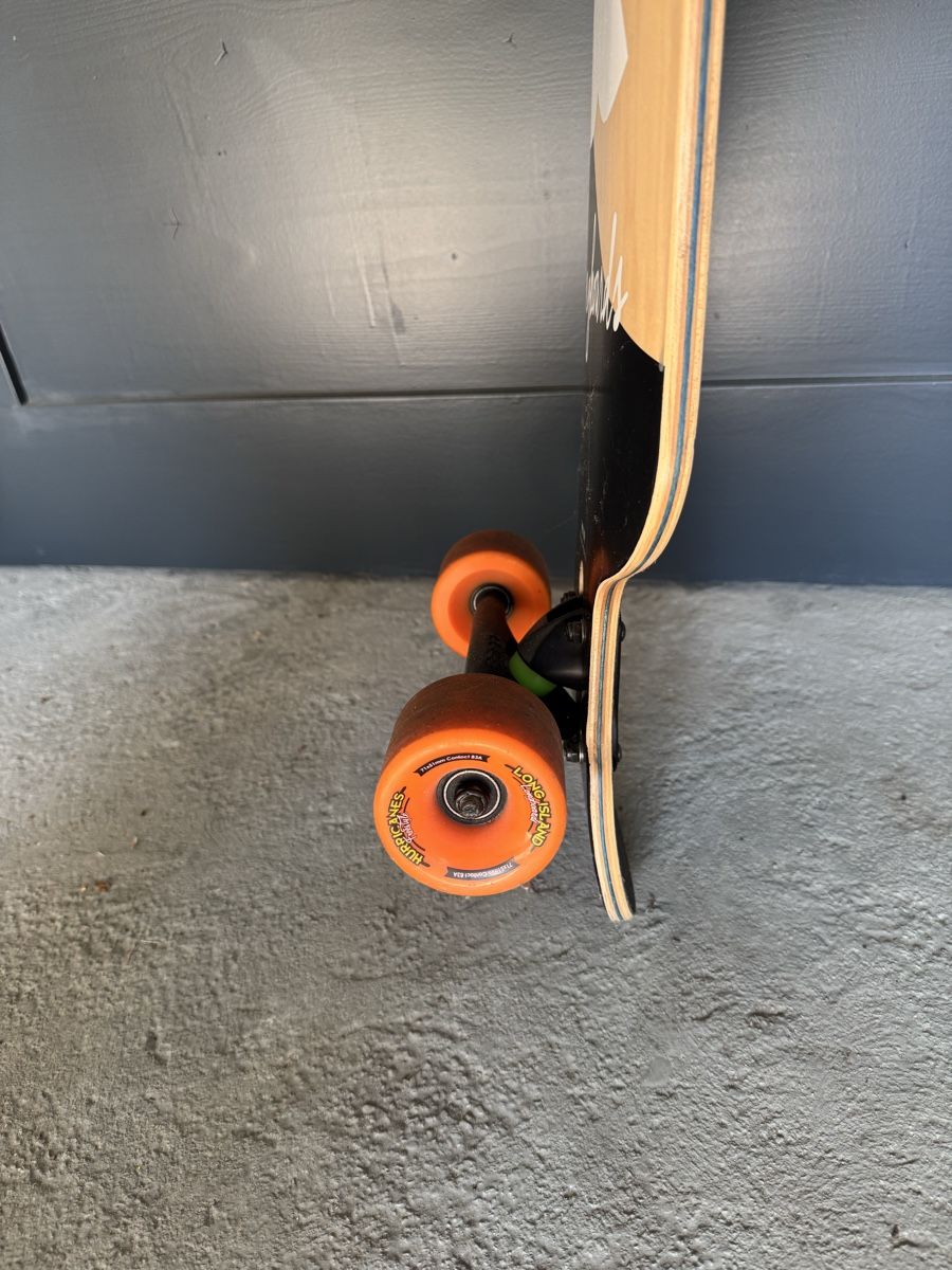 Skateboards: Long Island Longboard, good condition, orange wheels, fun! – Gebraucht aus Gerlafingen von domenico_6 4