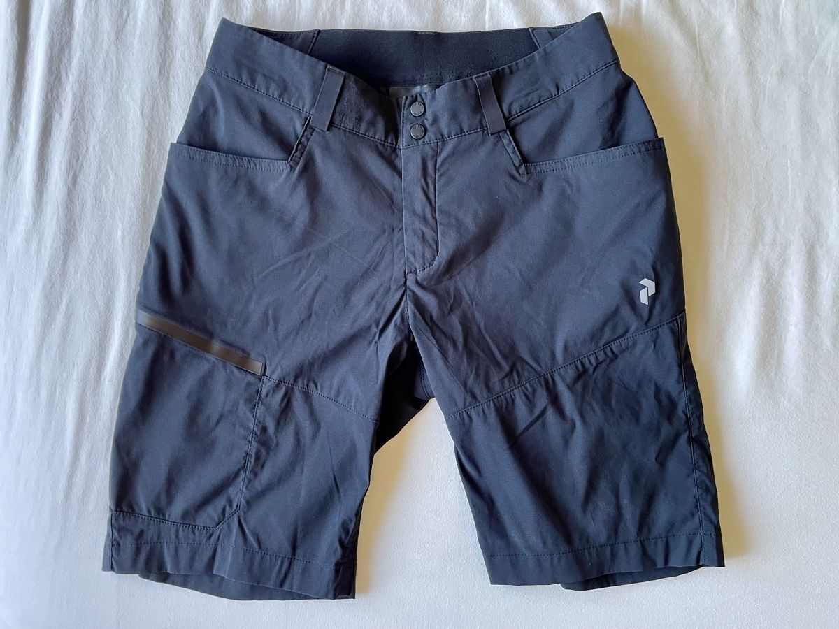 Peak Performance Pantalons: Peak Performance - Damen Wanderhose (kurz) – D'occasion à Sissach par EliaNapoli93